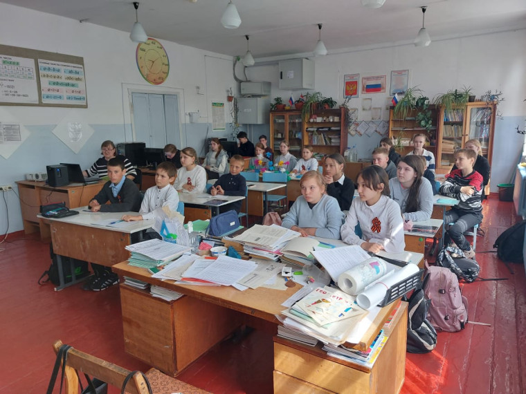 Классный час "И песни тоже воевали".